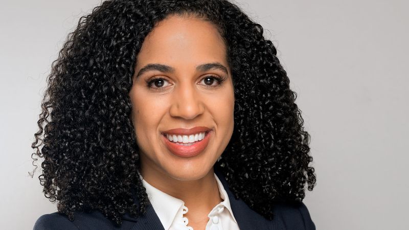 Former Federal Prosecutor Announces Candidacy for Public Office