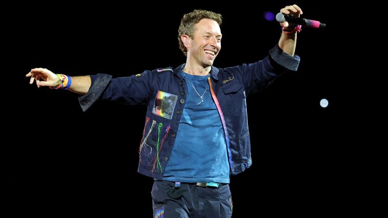 Chris Martin's Privacy Warning at Coldplay Concert
