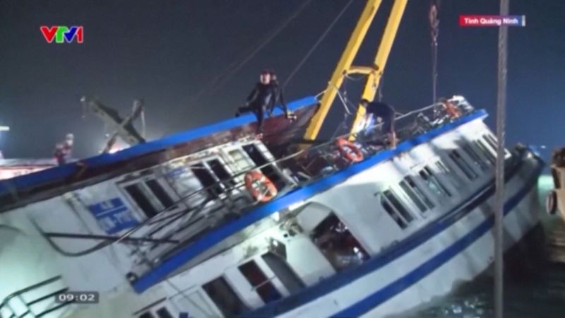 Tourist Boat Capsizes in Vietnam's Halong Bay
