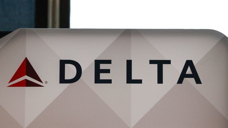 Delta Air Lines Pilot Apologizes for Aggressive Maneuver to Avoid B-52 Bomber