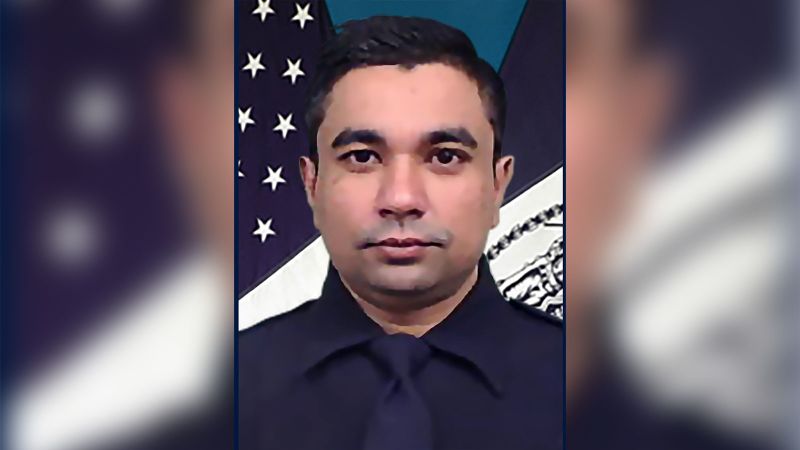 Tragic Shooting Incident in Midtown Manhattan Claims Officer's Life
