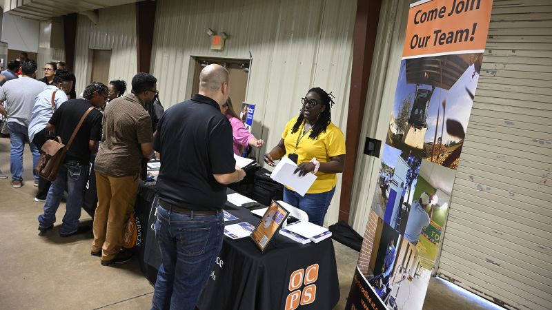 US Job Market Trends: Growth and Concerns