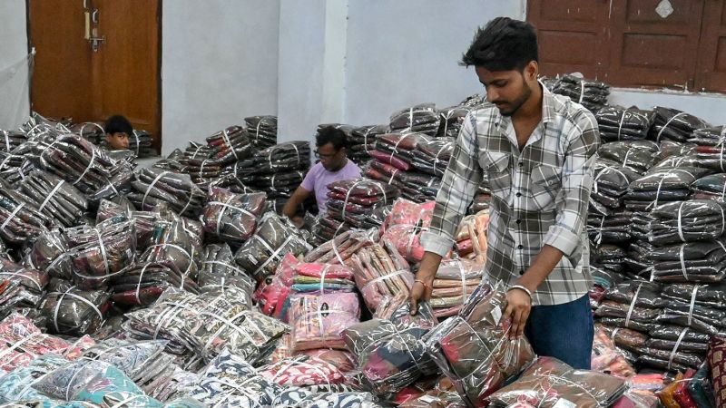 Trump Imposes 25% Tariff on India Over Russian Oil Imports