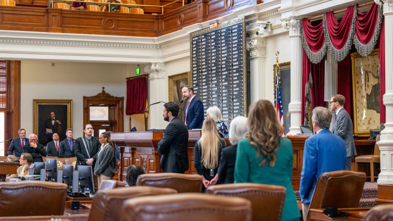 Texas House of Representatives Reconvenes Amid Redistricting Impasse