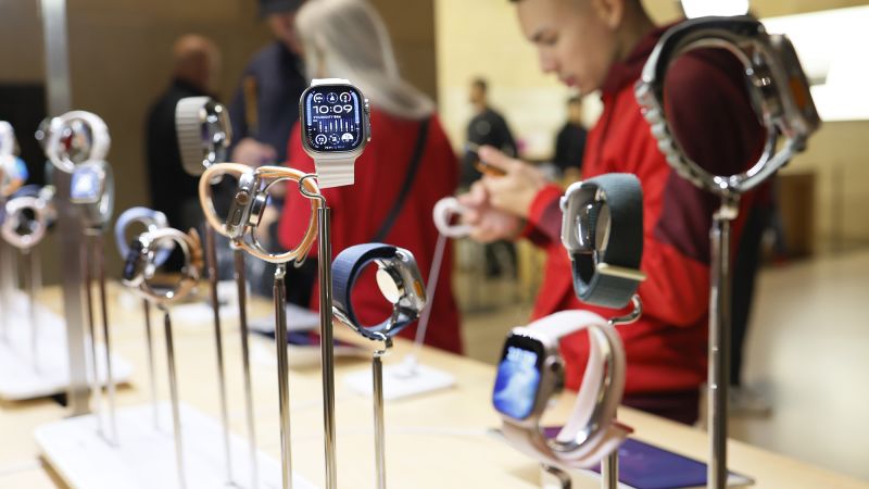 Apple Reintroduces Blood Oxygen Detection to Smartwatches