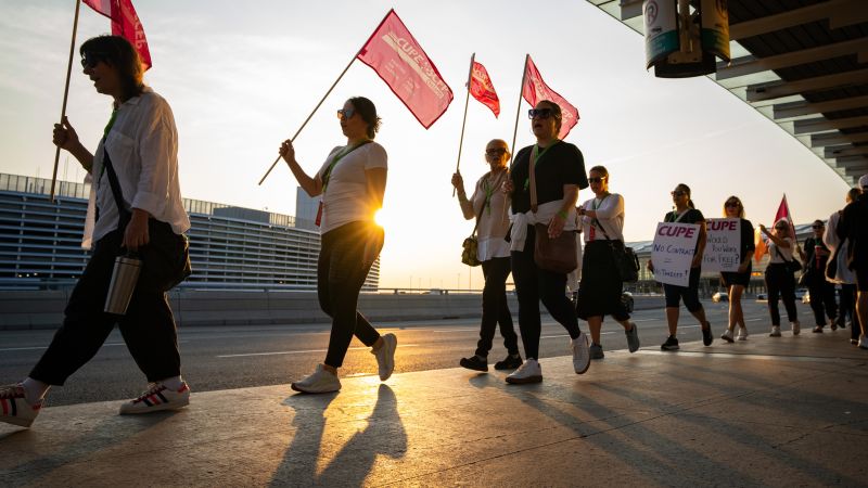 Canadian Jobs Minister Intervenes in Air Canada Strike