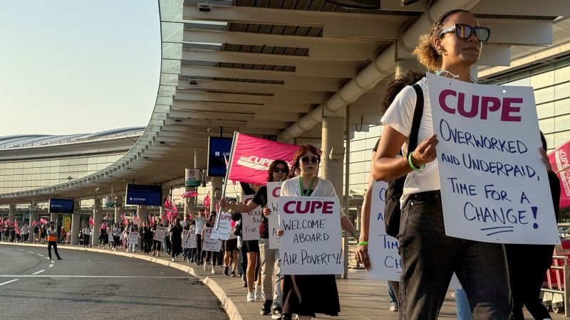 Air Canada Flight Attendants Defy Back-to-Work Order