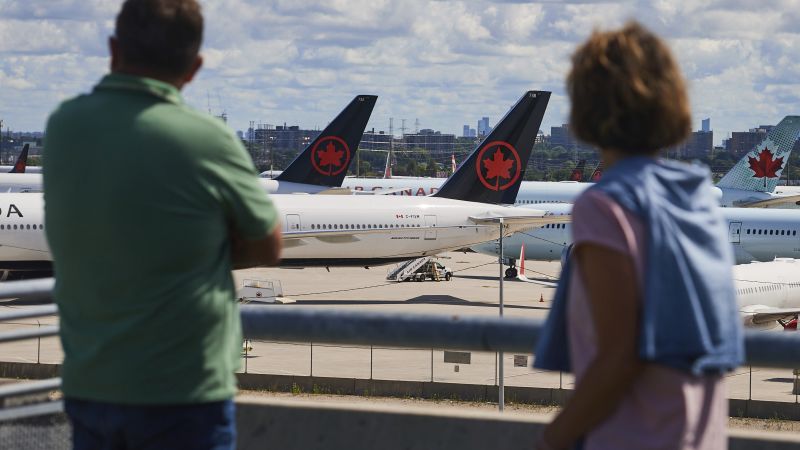Air Canada and Flight Attendants Union Resume Negotiations Amid Strike