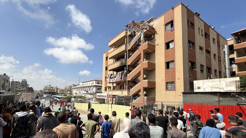 Deadly Israeli Strikes Target Hospital in Southern Gaza