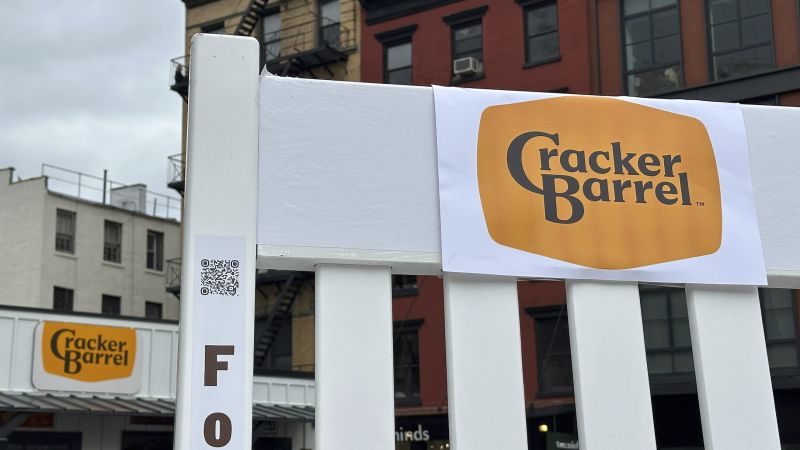 Cracker Barrel Reverts to Original Logo After Backlash