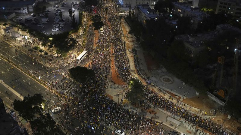 Israeli Protesters Demand Action on Hostage Deal Amidst Growing Rift with Government