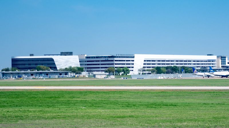Two Injured on SkyWest Flight Due to Turbulence