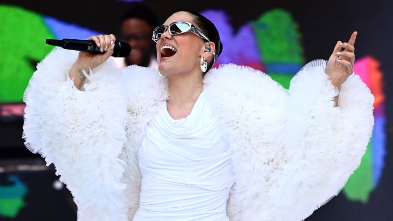 Jessie J Postpones Tour Due to Breast Cancer Diagnosis