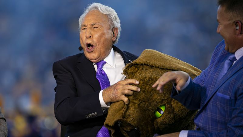 Legendary College Football Broadcaster Lee Corso Retires with Iconic Gesture
