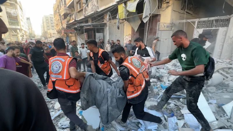 Humanitarian Crisis in Gaza City: Families Flee Amid Escalating Violence