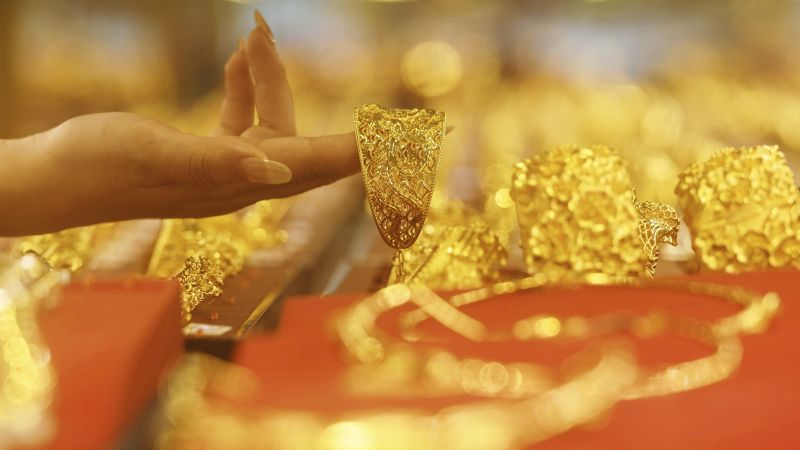 Gold Price Surges to Record High Amid Weakened Dollar and Anticipation of Interest Rate Cut