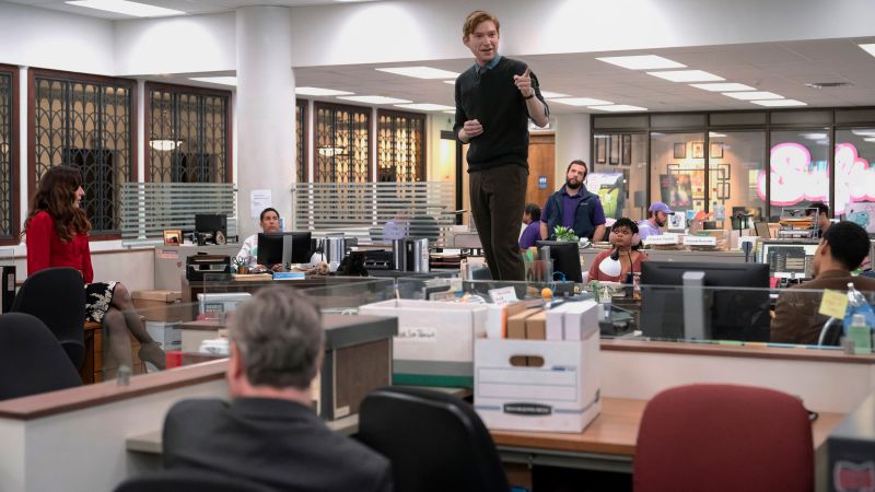 Exploring the Challenges of Local Media in 'The Paper'