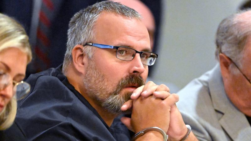 Former Kentucky Sheriff Accused of Shooting Judge Shows Signs of Mental Distress
