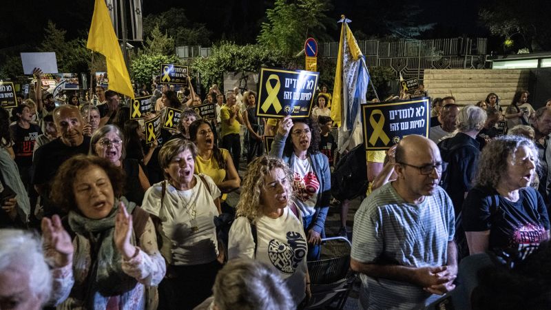 Israeli Demonstrators Call for Ceasefire Amid Gaza City Assault