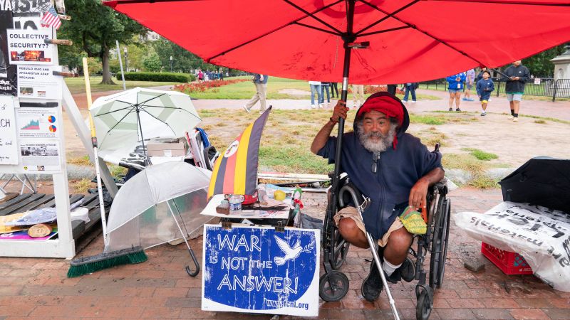 Removal of Peace Vigil Outside White House Sparks Controversy