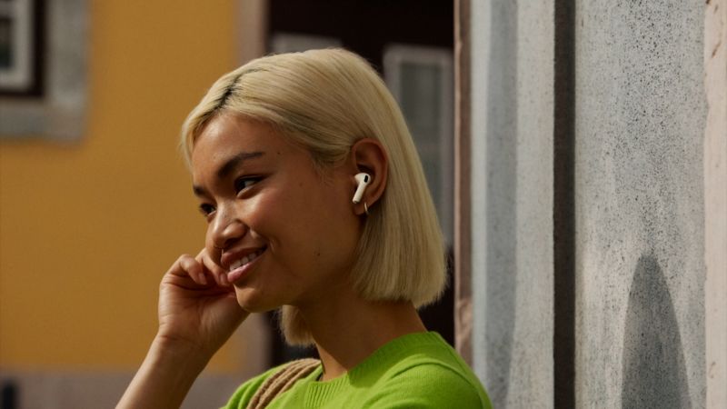 Apple AirPods Pro 3: Live Language Translation Innovation