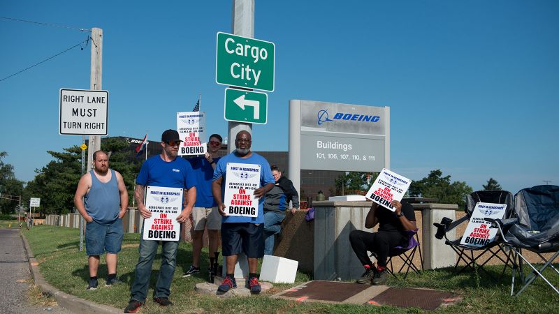 Boeing Defense Workers Reject Latest Contract Offer, Extend Strike