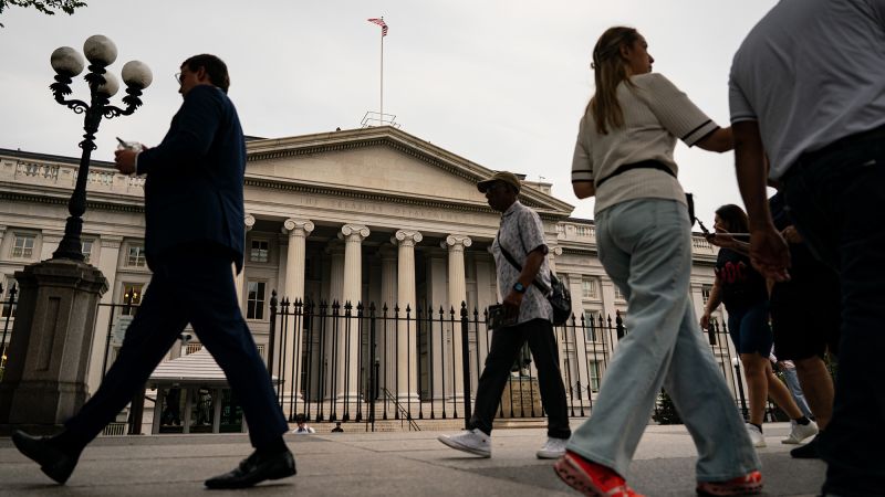 Bond Market Signals Concern Amid Stock Market Highs