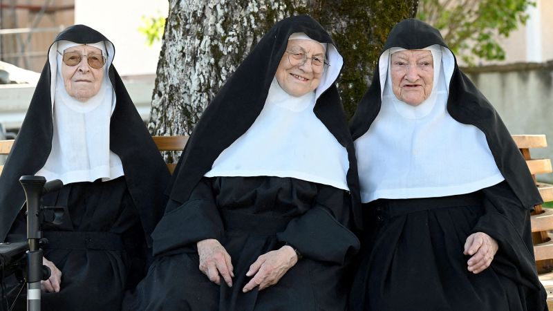 Elderly Nuns Defy Diocese, Return to Former Convent