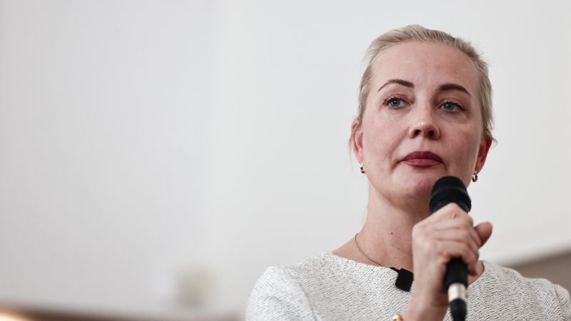 Widow of Russian Opposition Leader Asserts Husband Was Poisoned in Prison